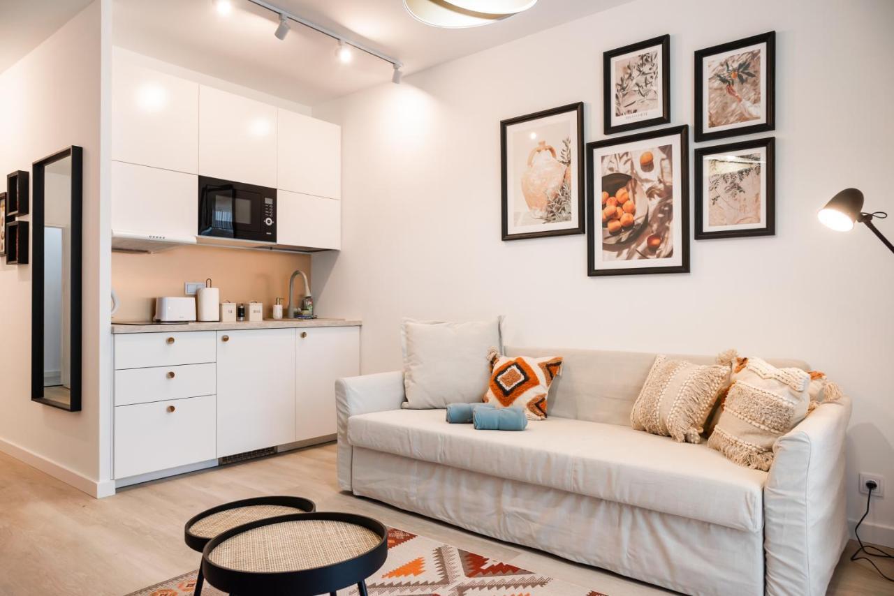 Wola Cosy White Apartment Варшава Экстерьер фото