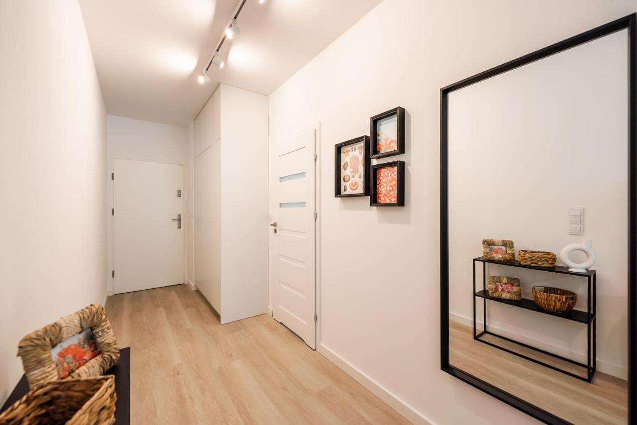 Wola Cosy White Apartment Варшава Экстерьер фото