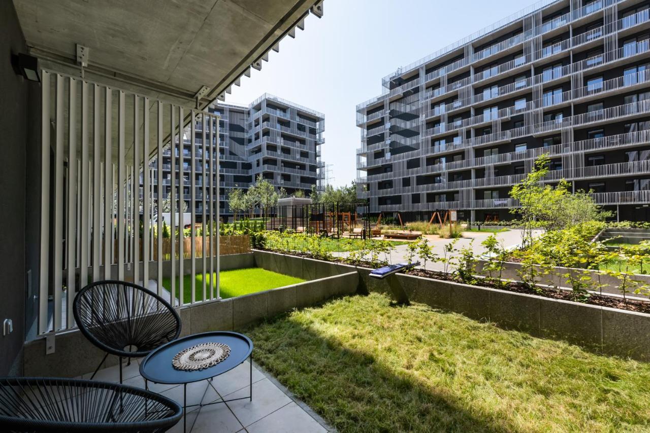 Wola Cosy White Apartment Варшава Экстерьер фото
